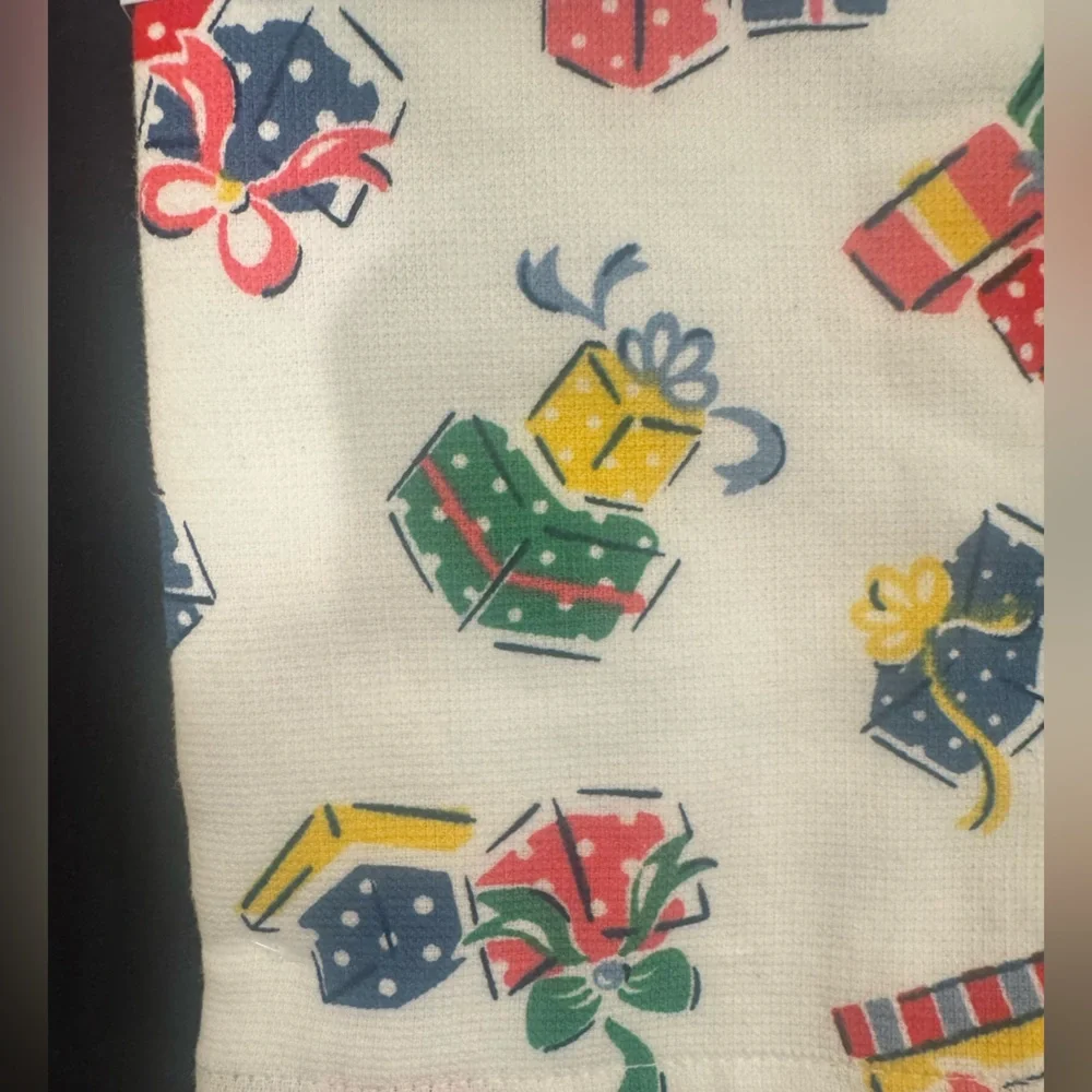Cath Kidston Festive “presents-multi”Towels-add some fun to any room🎁 set of 3